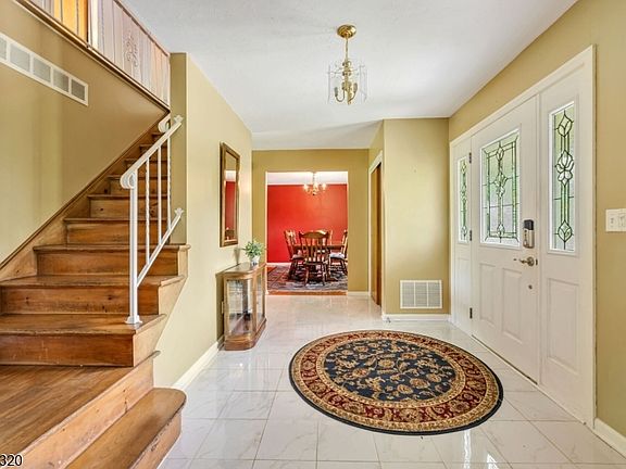 3rd image of 37 Wolfe Dr
