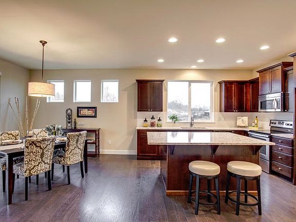 3rd image of 1731 S Blanchard Loop