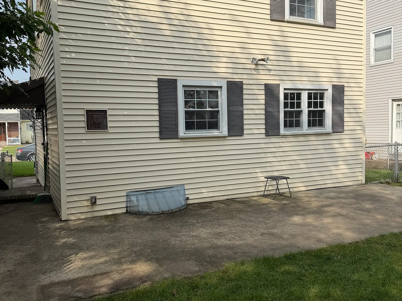 3 bed, 1100 sqft, $2,600 — Photo 3
