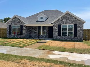 4615 W Tofino Dr, Fayetteville, AR 72704