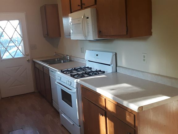 2nd image of 2433 Oxford St