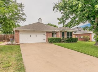 1013 Darren Dr, Burleson, TX 76028