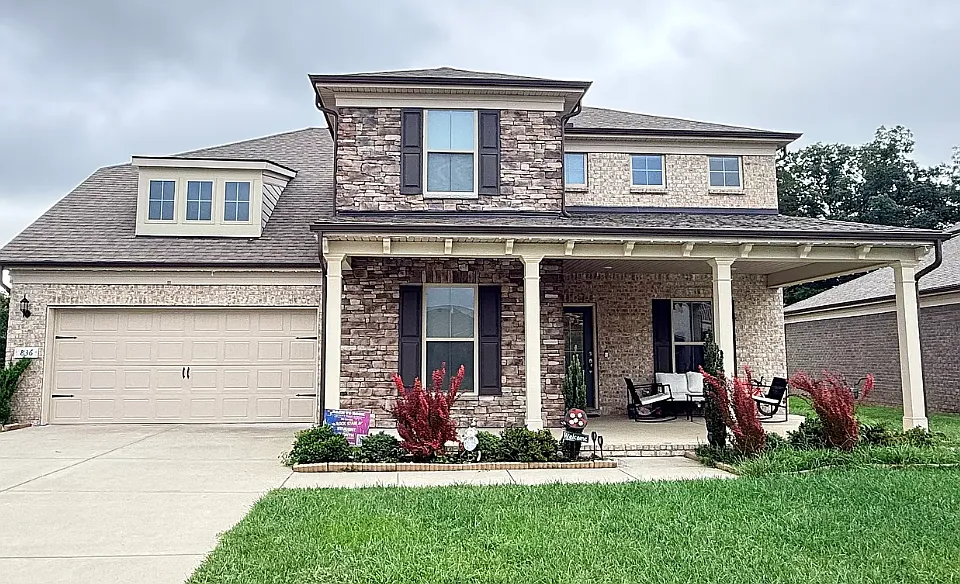 836 Chalkstone Ln