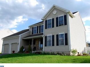 2 Baker Ln, Reading, PA 19606