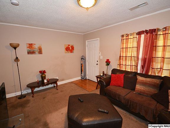 3rd image of 4005 Penny St SW