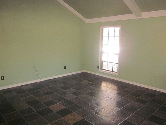 3rd image of 101 Woodlawn Dr