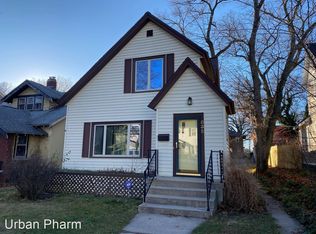 835 Calvin Ave SE, Grand Rapids, MI 49506