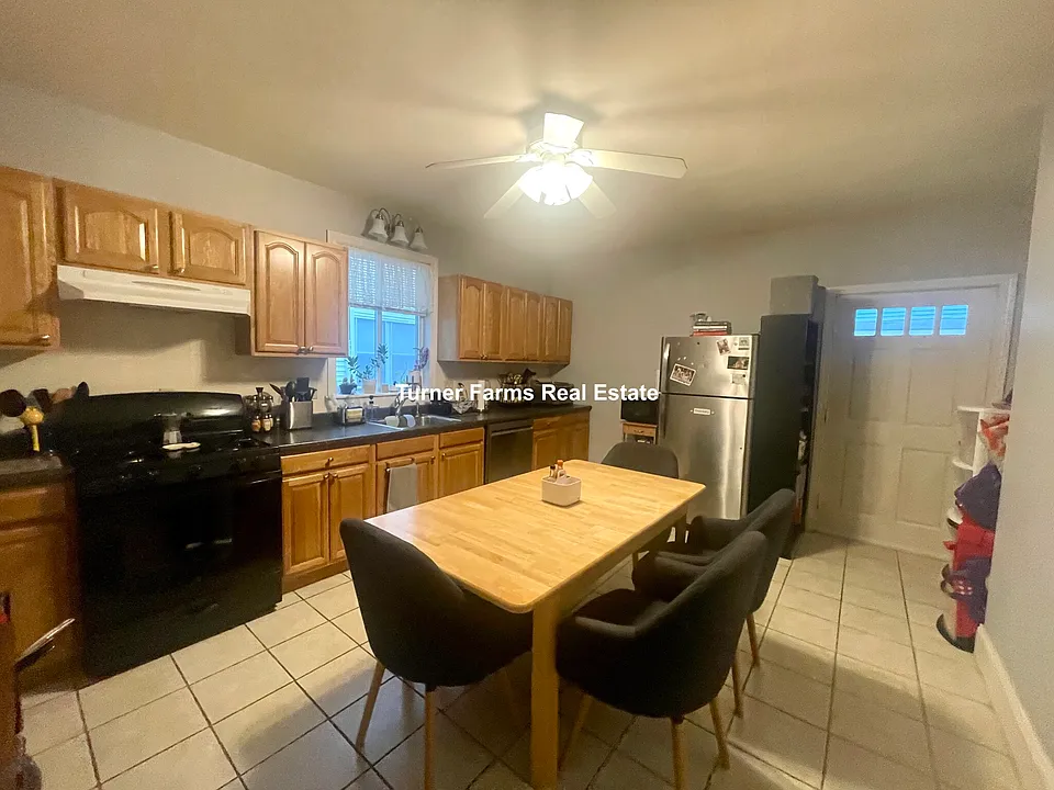 92 Pearson Rd #1F