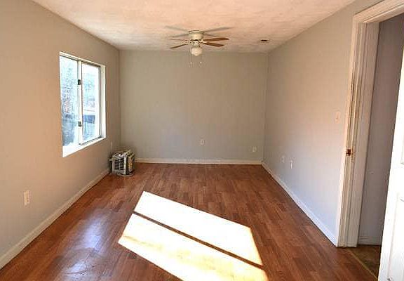 2nd image of 287 Alewife Brook Pkwy #1
