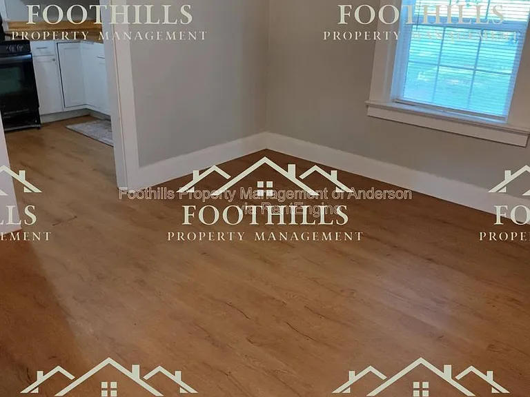 1905 Marett Rd — Photo 5
