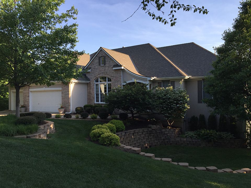 1st image of 9722 Walnut Woods Dr
