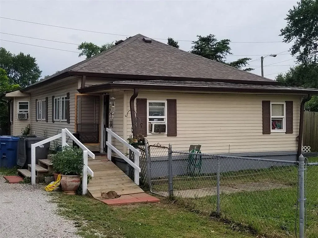 5037 W Beecher St photo 1