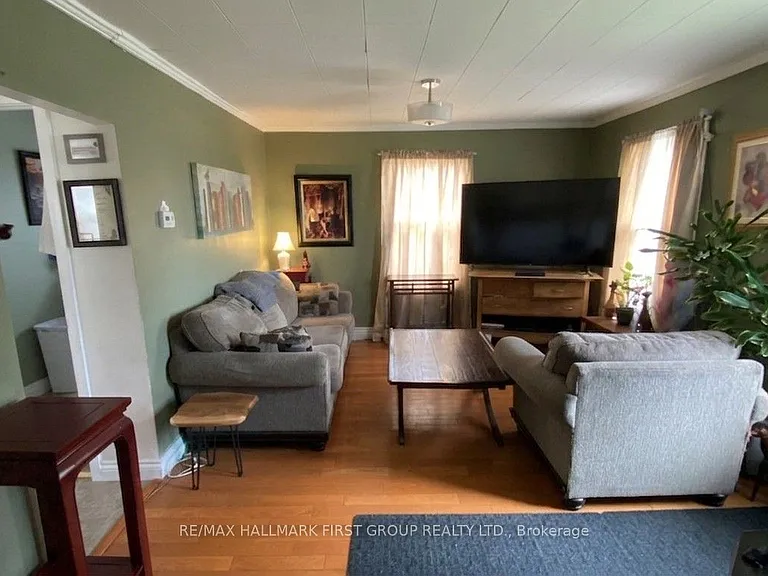 24 George St — Photo 4