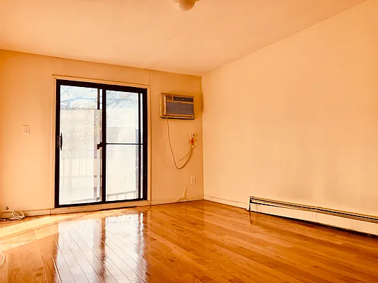 Rented by Walker Whiteside Pettibone, LREB | media 2