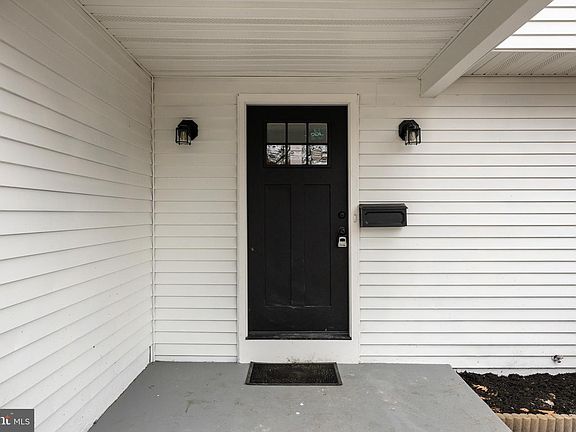 5th image of 217 Glenview Ct