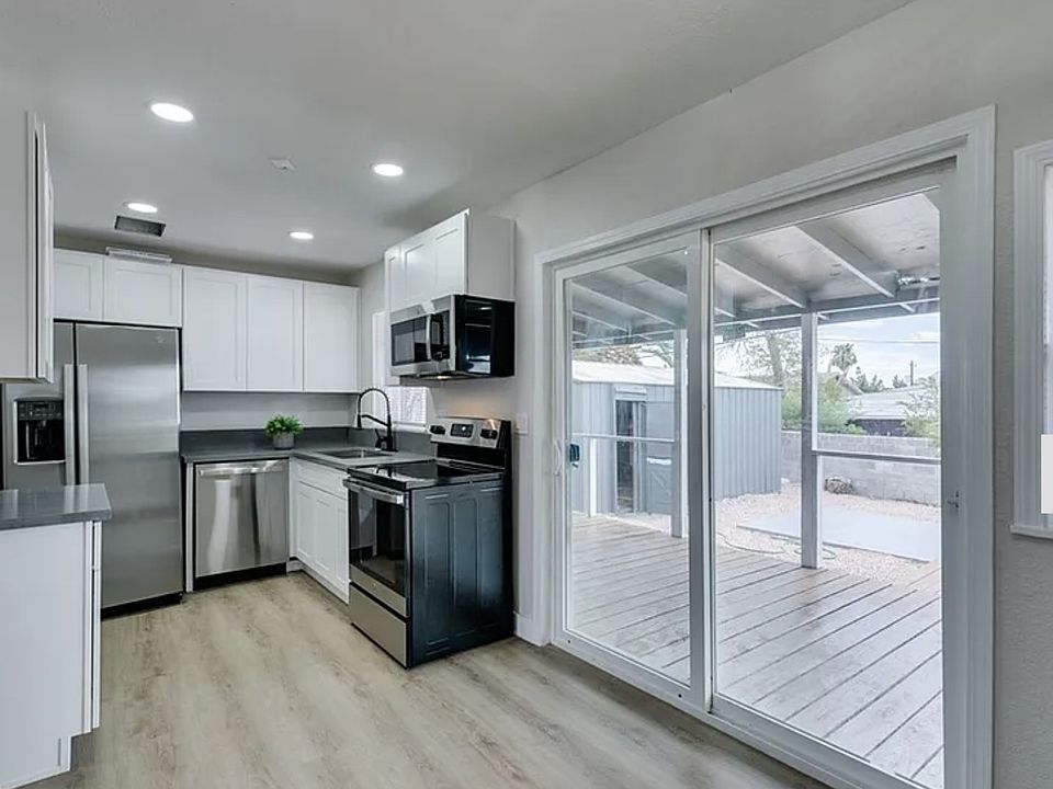 2nd image of 140 N 19th St