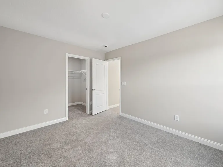 5195 Brookfield Dr — Photo 38