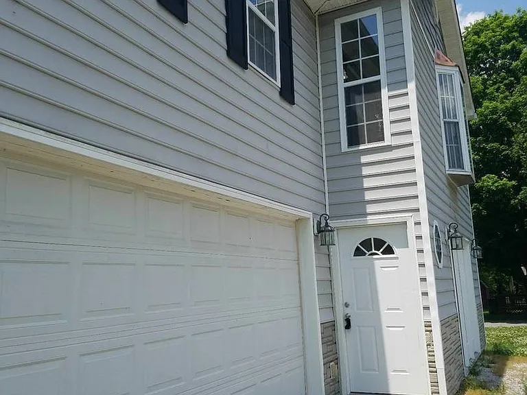 1200 S Spring St — Photo 2