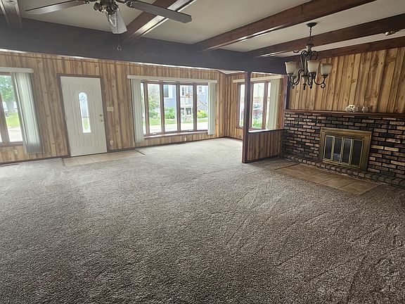 5th image of 8150 N Thorsen Ln