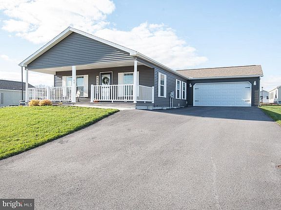 2nd image of 414 Rainbow Dr