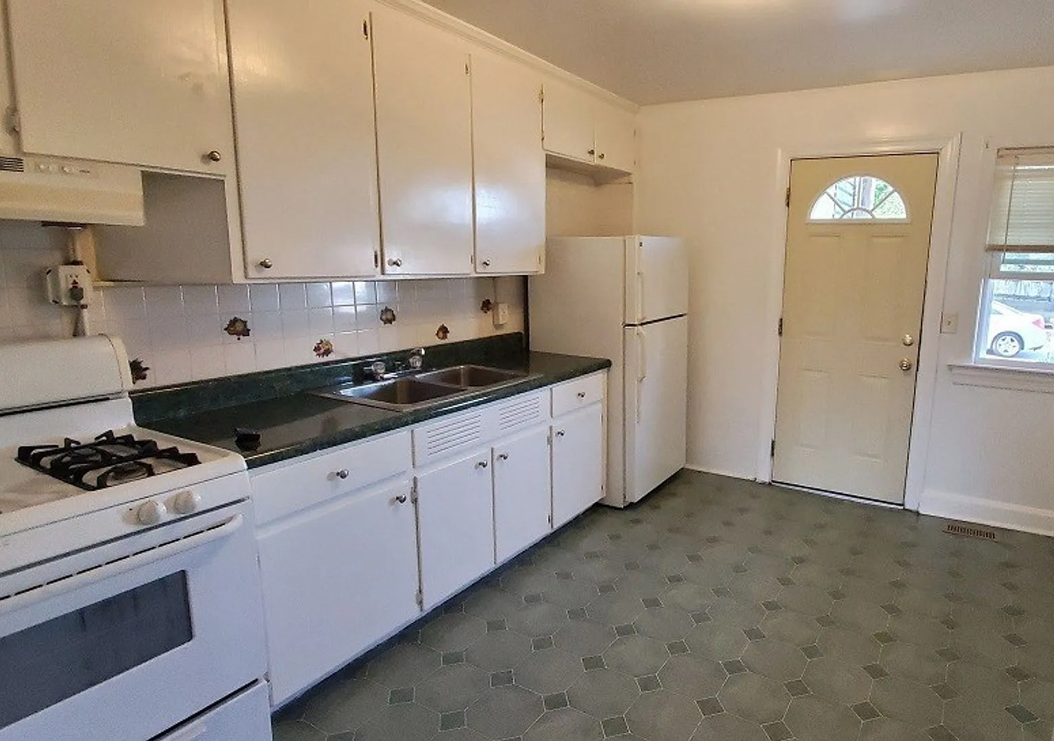 Inlet Pointe Apartments — Photo 3