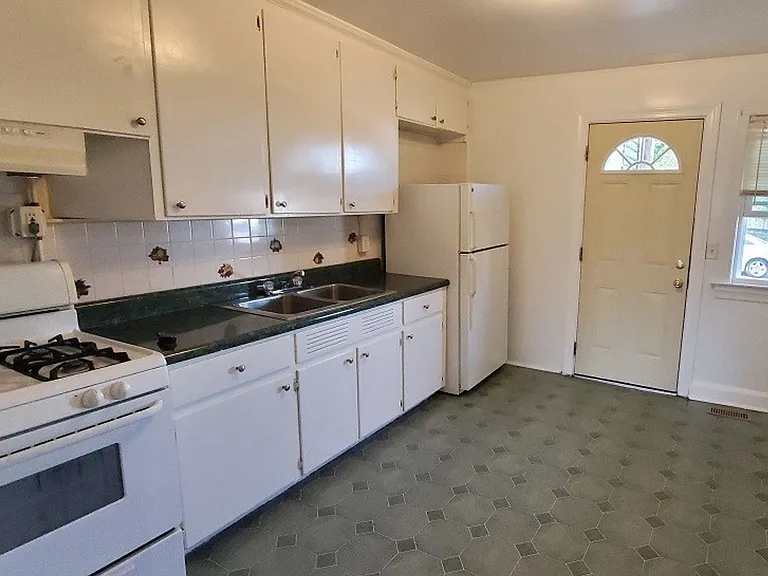 Inlet Pointe Apartments — Photo 3