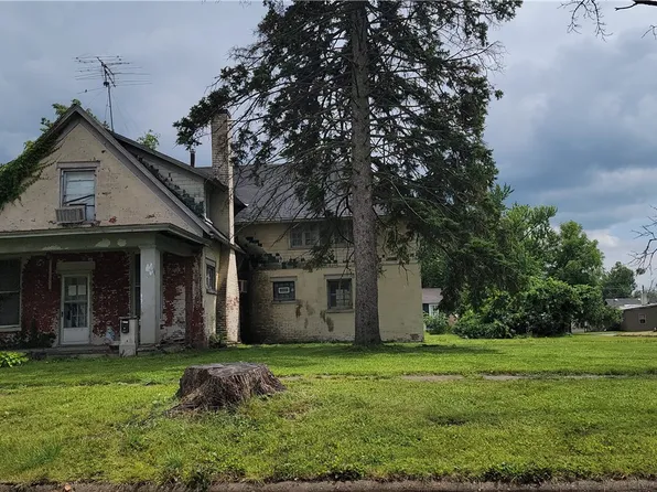 306 W 6th St, Tama, IA 52339