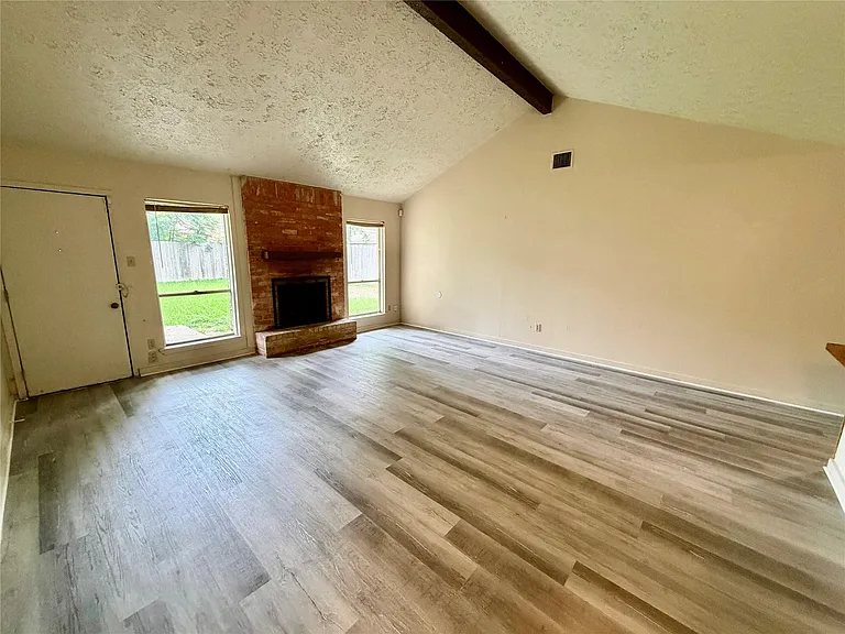 5015 Glendower Dr — Photo 8