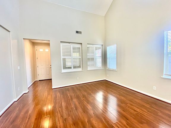 4th image of 3600 Silverwood Rd