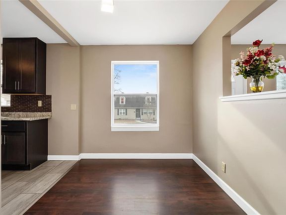 5th image of 9525 Theodosia Ave