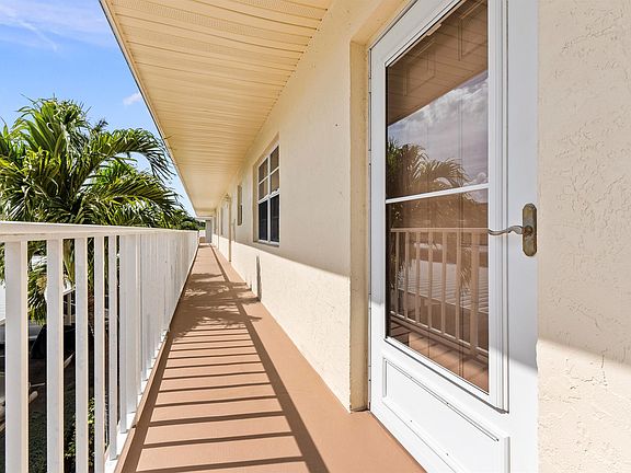 4th image of 2950 SE Ocean Blvd APT 117-8