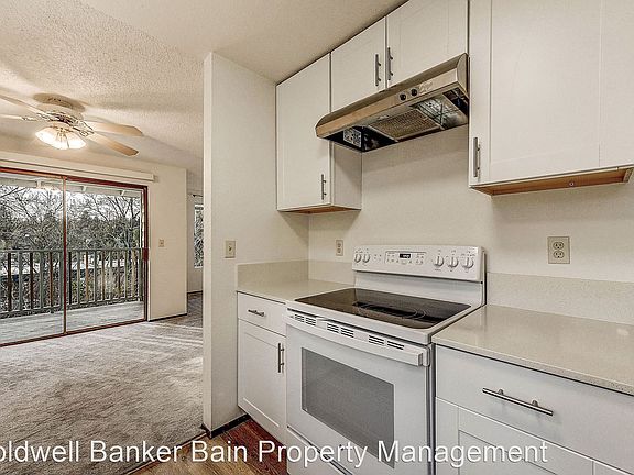 5th image of 13547 35th Ave NE