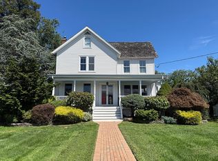 55 Shore Rd, East Setauket, NY 11733