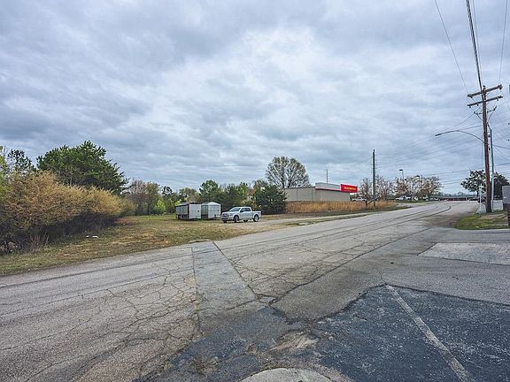 3rd image of Wilborne Ave