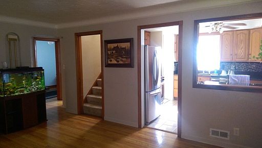4th image of 2016 Grovewood Ave