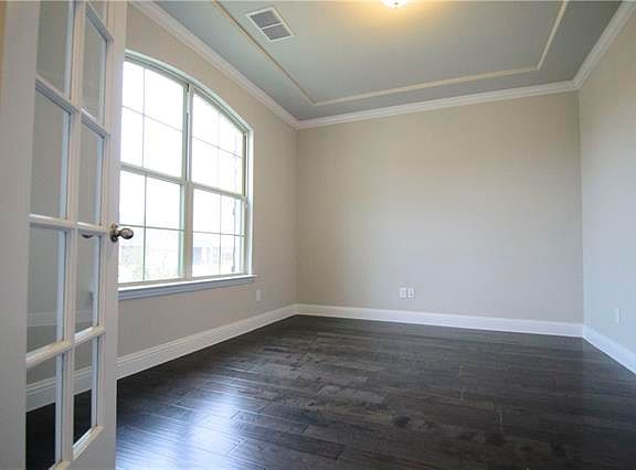 3rd image of 7421 Sabine Dr