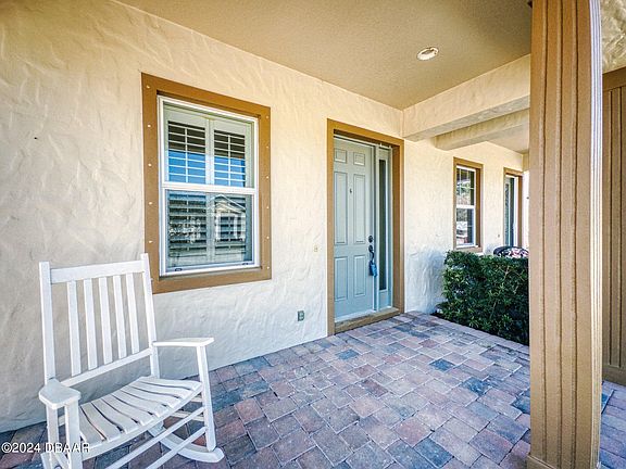 3rd image of 3401 Torre Blvd