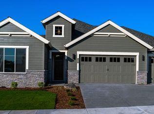 11 Oak Hills Ct, Eagle Pt, OR 97524