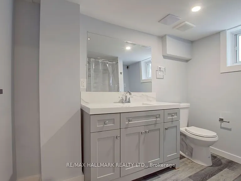 51 Stamford Sq S #BASEMENT — Photo 11