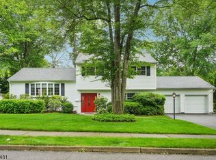 40 Braemar Dr, Wayne, NJ 07470