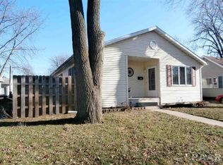1402 S 10th St, Pekin, IL