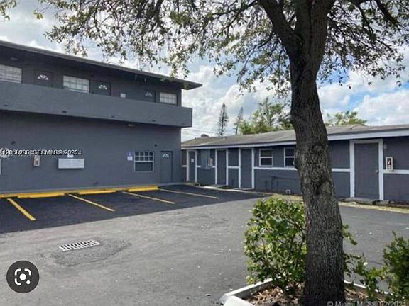 5th image of 5010 Pembroke Rd #7