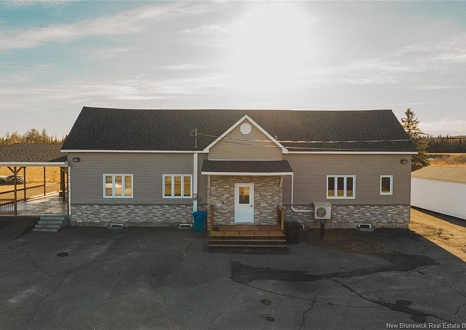 1st image of 386 Davis Rd