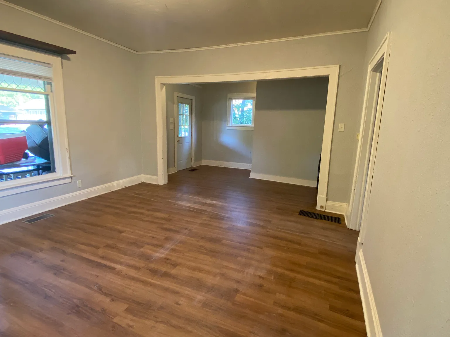 6 bed, 2300 sqft, $3,060 — Photo 3