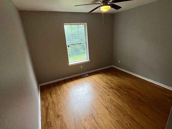 3rd image of 3539 Wayne Ave