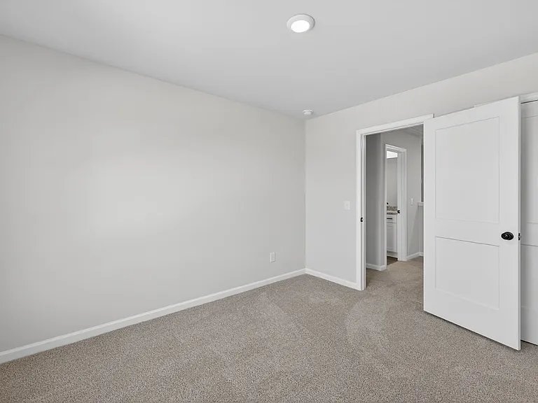 548 Madison St — Photo 32