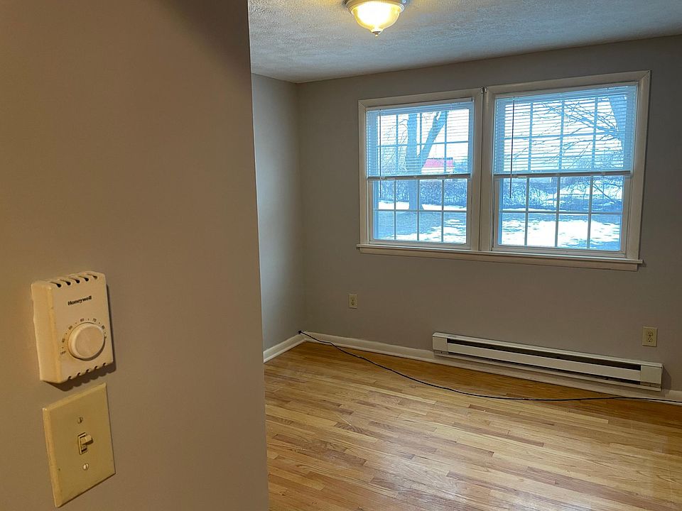 1st image of 4298 1/2 Candlelight Ln
