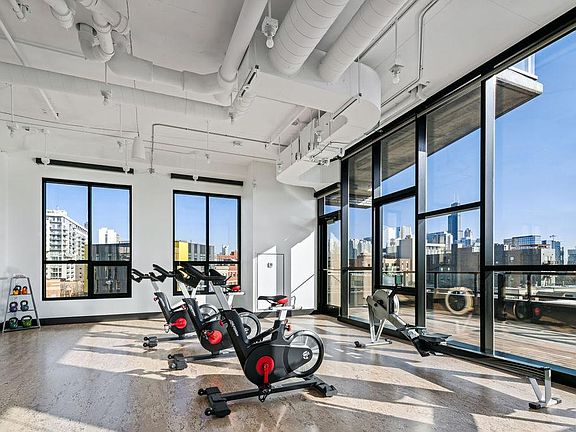 5th image of 733 N Carpenter St #1609