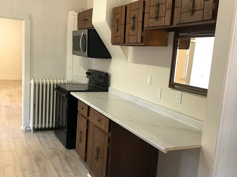 1020 S College Ave #B — Photo 8