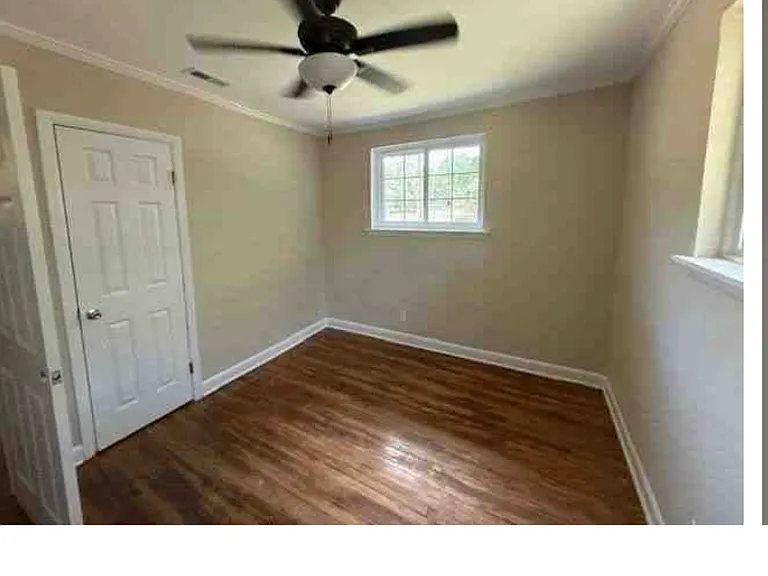 615 Clinton St — Photo 4